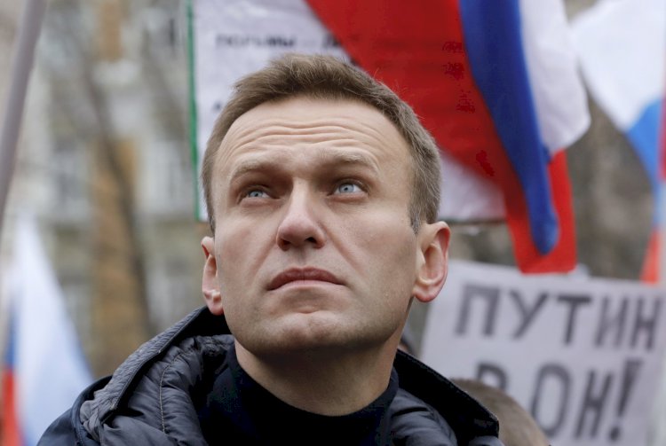 Rusijos opozicijos lyderis Navalny po nesąmoningo apsinuodijimo buvo išvežtas į ligoninę