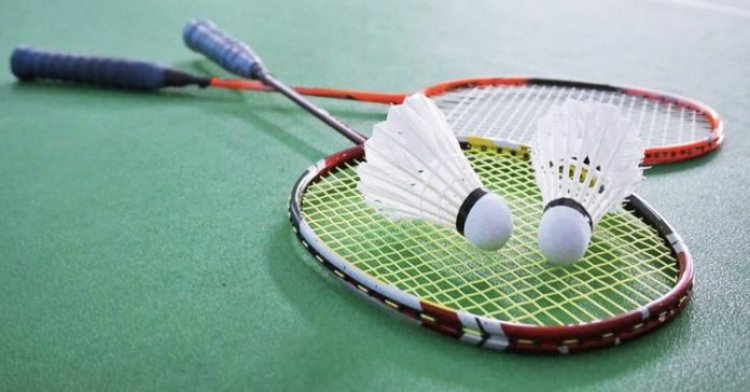 Ieškant badmintono raketės internetu